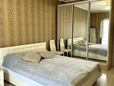 квартира за адресою Патріарха Мстислава Скрипника вул., 48-А