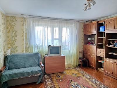 квартира за адресою Романа Шухевича просп. (Генерала Ватутіна), 30