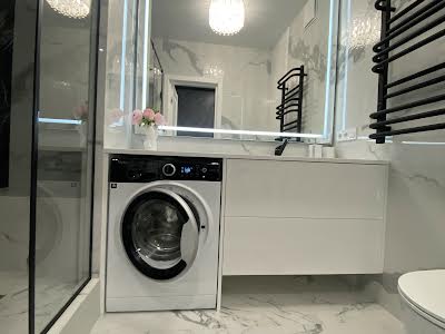 квартира за адресою Причальна вул., 14