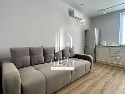 квартира за адресою Практична вул., 1