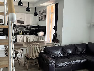 квартира за адресою Регенераторна вул., 4 к8