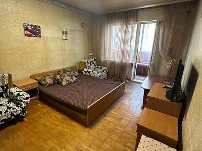 квартира за адресою В'ячеслава Чорновола вул., 10
