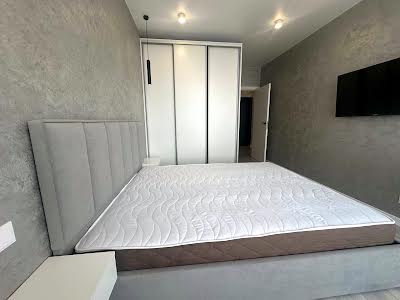 квартира за адресою Олександра Олеся вул., 5-А