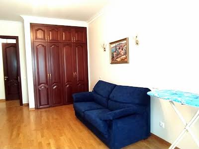 квартира по адресу Кловский спуск, 5
