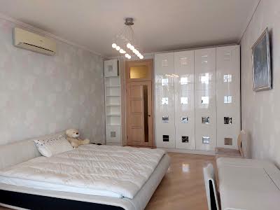 квартира за адресою Дмитрівська вул., 69