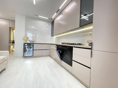 квартира по адресу с. Софиевская борщаговка, Мартинова просп., 20
