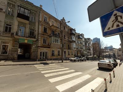 коммерческая по адресу Круглоуниверситетская ул., 4