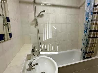 квартира за адресою Софії Русової вул., 7