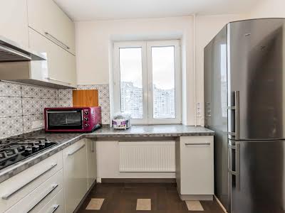 квартира за адресою Драгоманова вул., 25