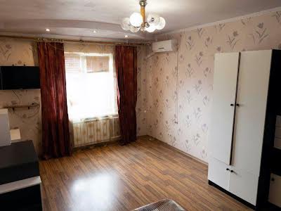 квартира за адресою Федора Ернста вул., 12