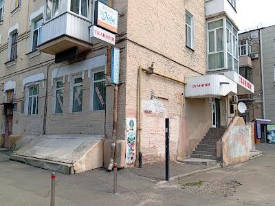 комерційна за адресою Антоновича вул. (Горького), 59