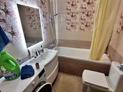 квартира за адресою Боголюбова вул., 25