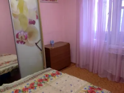квартира за адресою Богатирська вул., 18