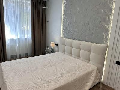 квартира за адресою Молодіжна вул., 8