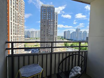 квартира за адресою Дніпровська набережна вул., 18-Б