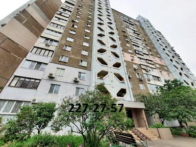 квартира за адресою Анни Ахматової вул., 23