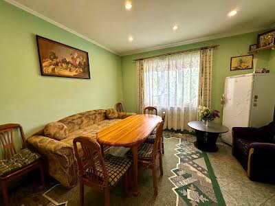 будинок за адресою с. Крюківщина, Квіткова вул., 3
