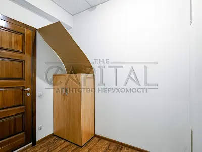 коммерческая по адресу Оболонская ул., 21