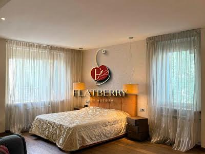 квартира за адресою Межигірська вул., 28