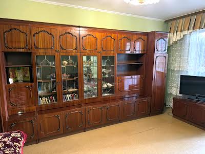 квартира по адресу Ревуцкого ул., 18
