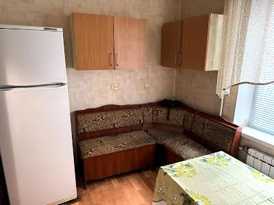 квартира по адресу Ревуцкого ул., 18