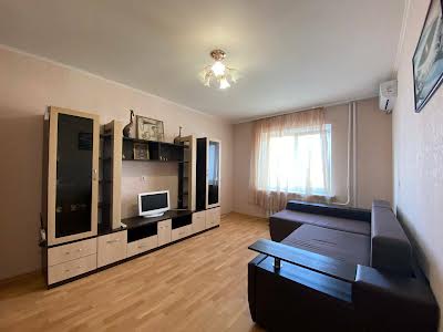 квартира за адресою Миколи Закревського вул., 8