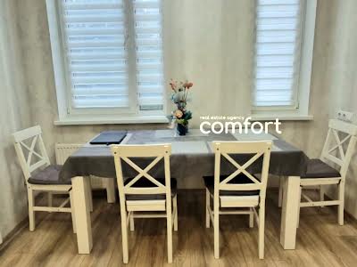 квартира за адресою Регенераторна вул., 4 к10