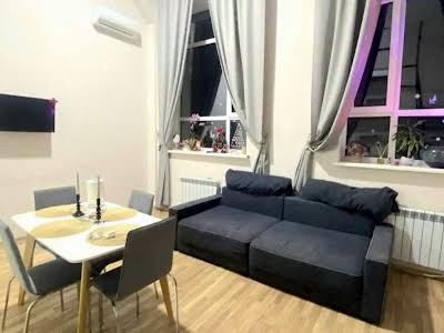 квартира за адресою Машинобудівна вул., 41