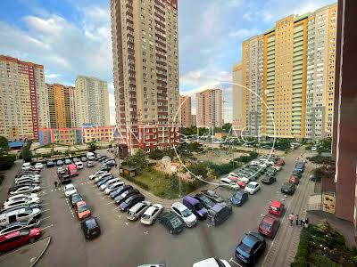 квартира по адресу Софии Русовой ул., 3
