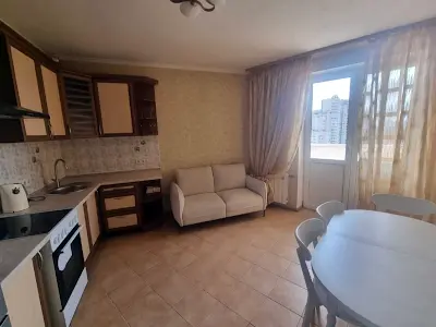 квартира за адресою Срібнокільська вул., 1