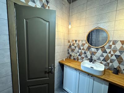 квартира за адресою Соборна вул., 103