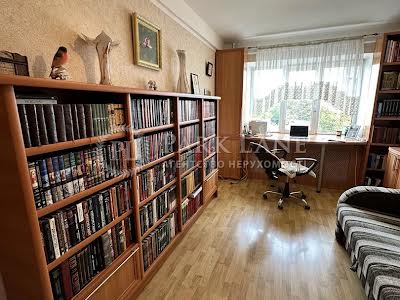 квартира за адресою Солом'янська вул., 14