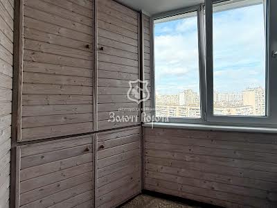 квартира за адресою Вишняківська вул., 13б