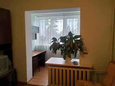 квартира за адресою Райдужна вул., 37