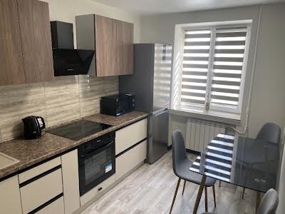 квартира за адресою Петра Радченка вул., 12