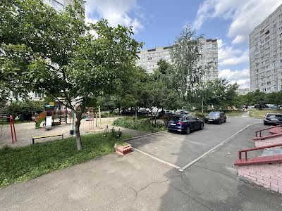 комерційна за адресою Київ, Академіка Булаховського вул., 5-В
