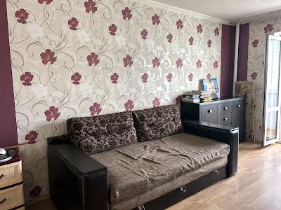 квартира за адресою Автозаводська вул., 5