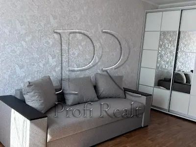 квартира за адресою Софії Русової вул., 7