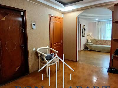 квартира за адресою Анни Ахматової вул., 43