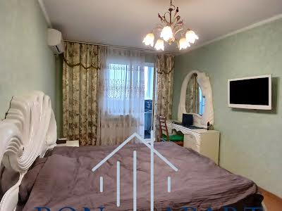 квартира за адресою Анни Ахматової вул., 43