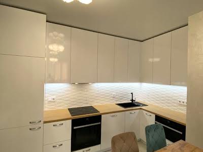 квартира за адресою Регенераторна вул., 4