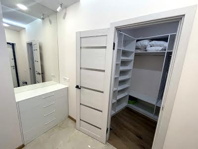 квартира за адресою Олени Пчілки вул., 8