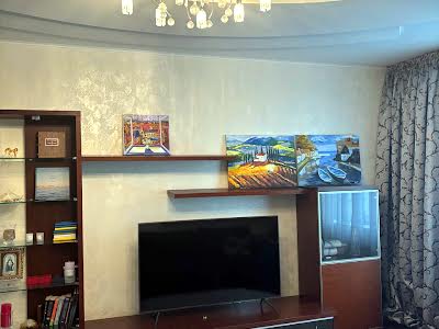 квартира за адресою Дніпровська набережна вул., 19
