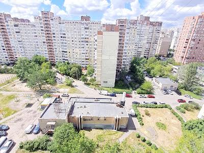 квартира за адресою Ревуцького вул., 18