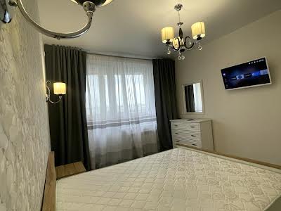 квартира за адресою Каденюка вул., 8