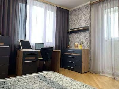 квартира за адресою Срібнокільська вул., 1