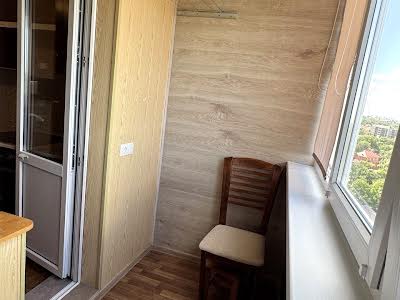 квартира за адресою Салютна вул., 42/46