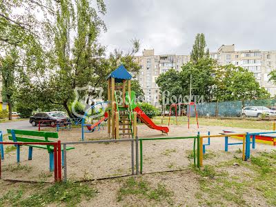квартира за адресою Мілютенка вул., 26