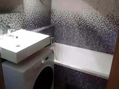 квартира за адресою Срібнокільська вул., 8