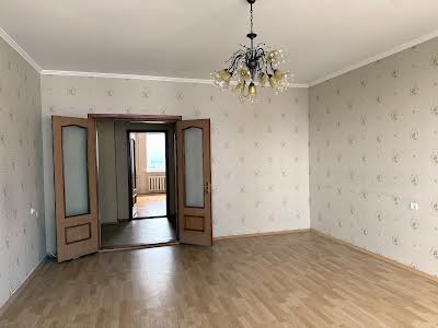 квартира за адресою Миколи Амосова вул., 4